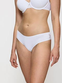 Triumph - Lovely Micro String: brazílsky strih s jemnou čipkou Triumph