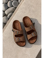 Pánske kožené papuče s prackami D.Franklin DFSH407017 Brown Pánske kožené papuče s prackami D.Franklin DFSH407017 Brown