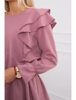 Šaty so zvislými volánmi tmavo ružové