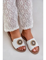 Skórzane Klapki Z Ozdobą Na Płaskim Obcasie Lewski 3047/O Białe