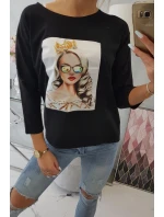 Blúzka s grafikou dievčatá v 3D okuliaroch čierna