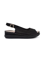 Krásne čierne sandále pre ženy bez podpätku