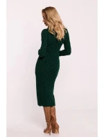 Svetrové šaty s výstrihom do V M824 zelené - Moe Svetrové šaty s výstrihom do V M824 zelené - Moe