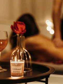 Masážna sviečka Užite si to! Pomaranč a škorica - Magnetifico