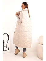 Dámska dlhá prešívaná vesta s vreckami a stojacím golierom tmavo béžová