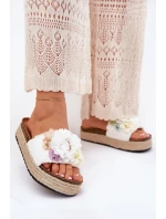 Klapki Damskie Z Kwiatami Platforma Z Plecionką Białe Zenvanis