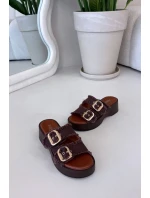 Dámské pantofle na platformě se zlatými sponami čokoládové Renelisse