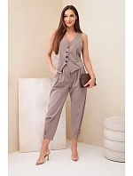 Dámsky elegantný set s vestou na gombíky a nohavicami mocca