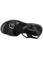 Dámske čierne kožené sandále Vinceza 26-62303