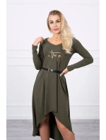 Šaty s ozdobným pásikom a khaki nápisom