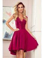 PATRICIA Dámske šaty vo vínovej bordovej farbe s dlhším zadným dielom a čipkovým výstrihom 300-4