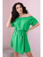 Španielske šaty zviazané v páse zelenej farby