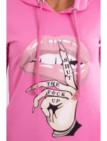 Šaty s dlhším chrbtom a farebnou svetlo ružovou potlačou