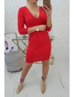 Priliehavé šaty s výrezom pod prsiami červenej farby Priliehavé šaty s výrezom pod prsiami červenej farby