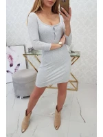 Šaty s gombíkovým výstrihom svetlo šedej Šaty s gombíkovým výstrihom svetlo šedej
