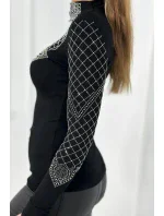 Pletená blúzka zdobená výstrihom a rukávmi čierna Pletená blúzka zdobená výstrihom a rukávmi čierna