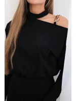 Šaty so zdobením na ramenách čiernej