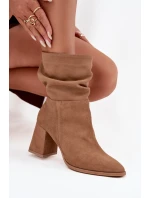 Prírodné nubukové čižmy na podpätku so stláčaním Zazoo 4216 beige Prírodné nubukové čižmy na podpätku so stláčaním Zazoo 4216 beige