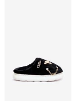 Futrzane Kapcie Z Przypinkami Czarne Ivelfedi