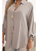 Dámska košeľa z viskózy s ozdobnými gombíkmi a fango golierom