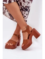 Sandały Damskie  Na Masywnym Słupku I Platformie Z Eko Skóry Camel Korlevia