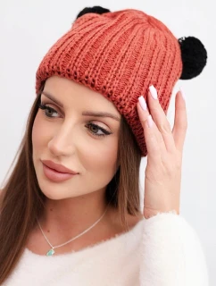 Dámska zimná pletená čiapka s bambulou K433 hnedá