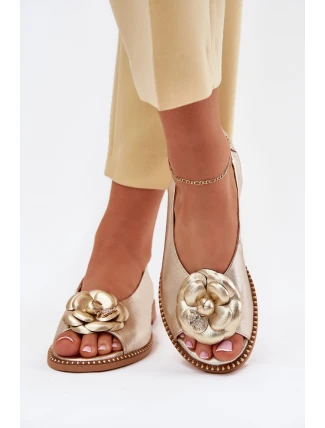 Skórzane Płaskie Sandały Z Ozdobą CheBello 4642 Złote