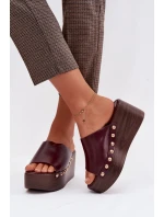 Dámské nazouváky na platformě a na podpatku s zlatými přezkami Bordó Farinelle