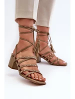 Wiązane Sandały Na Niskim Obcasie Ozdobione Ćwiekami Zielone Chrisele