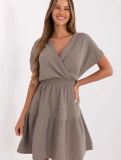 Denné šaty model 213833 Taliansko Moda Veľkoobchod so spodným prádlom, oblečením a obuvou. Dámska móda, spodné prádlo, dámska obuv v Matterhorn