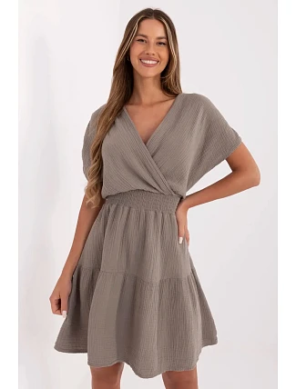 Denné šaty model 213833 Taliansko Moda Veľkoobchod so spodným prádlom, oblečením a obuvou. Dámska móda, spodné prádlo, dámska obuv v Matterhorn