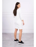 Pozoruhodné 3D grafické šaty vo farbe ecru