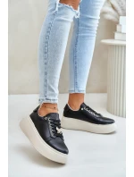 Skórzane Sneakersy Damskie Na Platformie Z Przypinką Vinceza 89101 Czarne