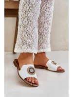 Skórzane Klapki Z Ozdobą Na Płaskim Obcasie Lewski 3047/O Białe
