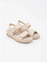 Dámske módne sandále Jasnobeżowy na plochom podpätku Dámske módne sandále Jasnobeżowy na plochom podpätku