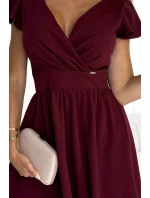 425-4 MATILDE Šaty s výstrihom a krátkymi rukávmi - Bordeaux 425-4 MATILDE Šaty s výstrihom a krátkymi rukávmi - Bordeaux