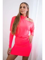 Šaty so zdobením na ramenách ružové neónové