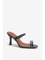 Žabky na podpätku model 225133 Krok vo veľkom štýle Žabky na podpätku model 225133 Krok vo veľkom štýle