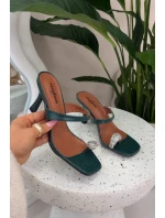 Dámské lodičky na podpatku s ozdobným detailem tmavě zelené Lorissa