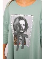 Šaty s potlačou a rozšíreným spodným dielom v tmavej mätovej farbe Šaty s potlačou a rozšíreným spodným dielom v tmavej mätovej farbe