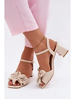 Dámské sandály na podpatku s ozdobným květem Vinceza 20283 Béžové