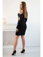 Pletené šaty s výrezom v páse a na ramenách čierne