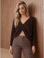 Dámsky oversize sveter so zberaným predným dielom, čokoládová farba, FashionStreet MY2646 Dámsky oversize sveter so zberaným predným dielom, čokoládová farba, FashionStreet MY2646