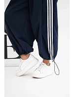Dámska bavlnená súprava s nohavicami v štýle oversized a kontrastnými pruhmi, modrá Dámska bavlnená súprava s nohavicami v štýle oversized a kontrastnými pruhmi, modrá