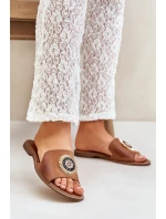 Skórzane Klapki Z Ozdobą Na Płaskim Obcasie Lewski 3047/O Camel