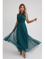 662-4 Elegantné večerné maxi šaty s výstrihom za krkom, tylom a viazaním v páse – zelené 662-4 Elegantné večerné maxi šaty s výstrihom za krkom, tylom a viazaním v páse – zelené
