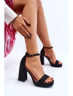 Błyszczące Sandałki Na Masywnym Obcasie Czarne Calmi