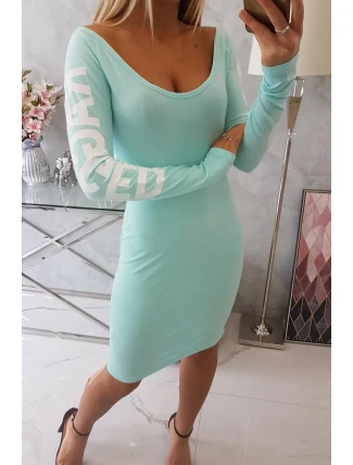 Otrhané mätové šaty