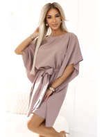 287-37 SOFIA Motýlie šaty so zaväzovaním v páse - MOCHA MOUSSE 287-37 SOFIA Motýlie šaty so zaväzovaním v páse - MOCHA MOUSSE