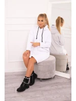 Šaty s kapucňou a bočným rázporkom bielej